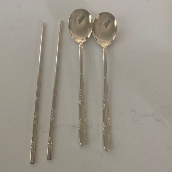 4 Pcs Asian Stainless 18-10 Embossed Chopsticks And Spoons set - Picture 10 of 12